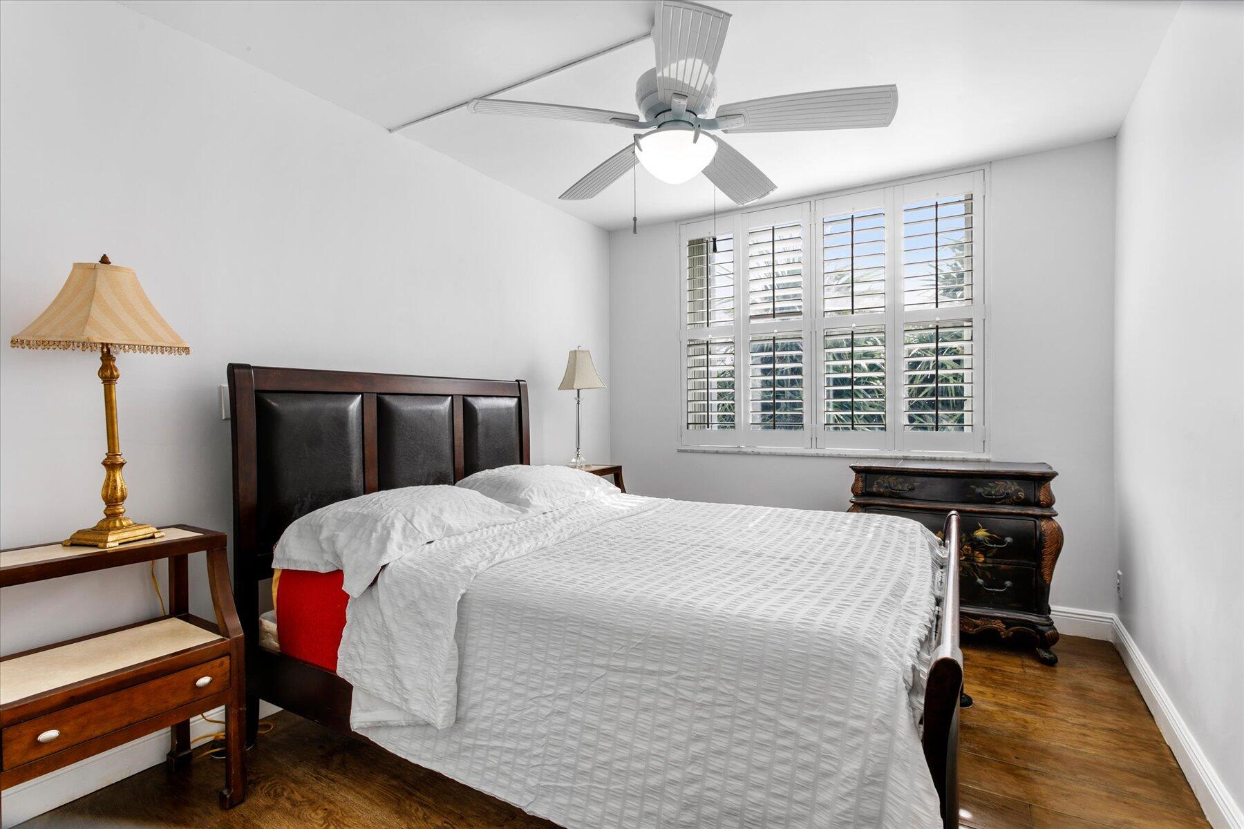 LA PALMA CONDO - Residential
