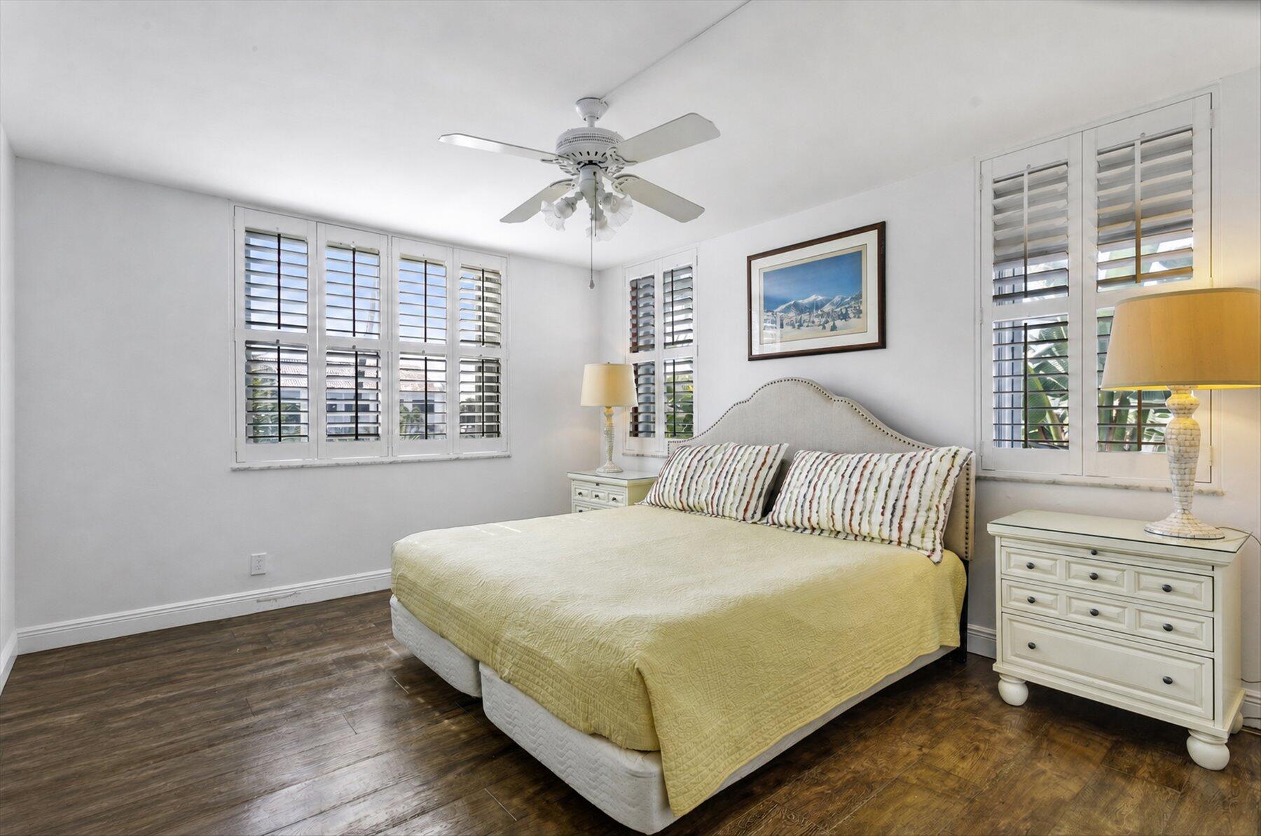 LA PALMA CONDO - Residential