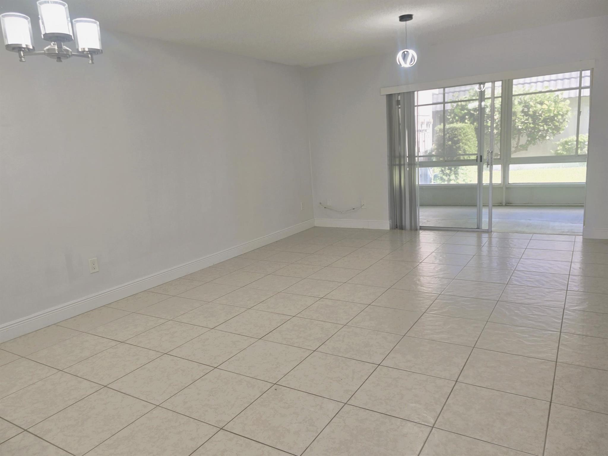 2886 Fernley Drive E 40