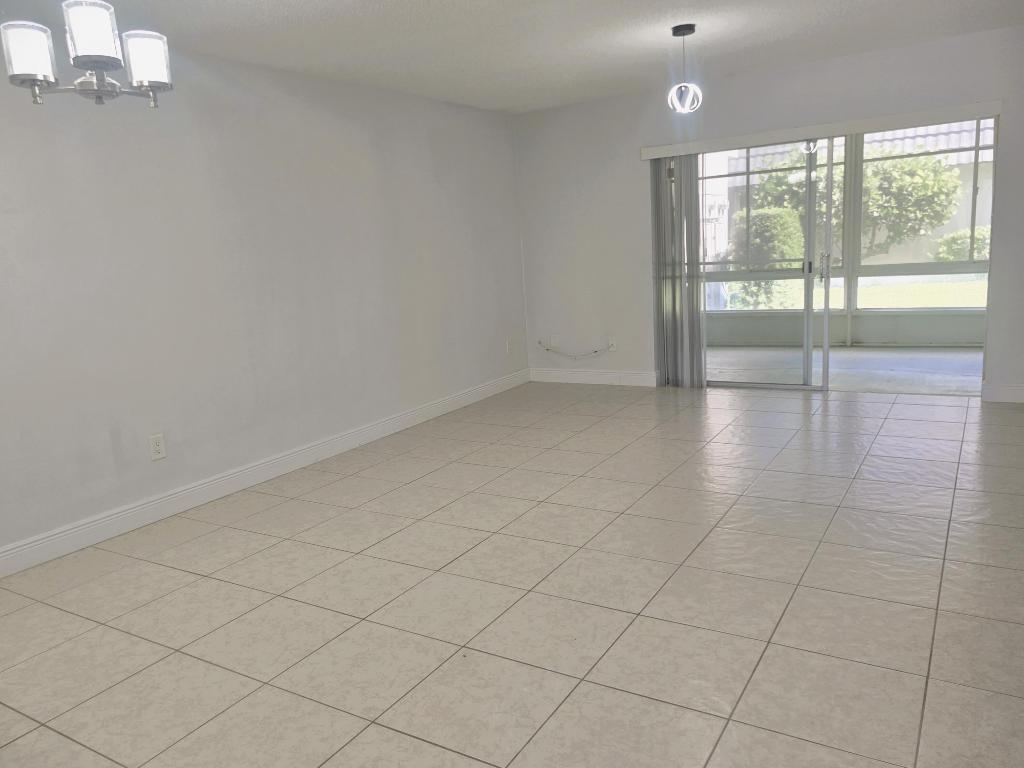 2886 Fernley Drive E 40