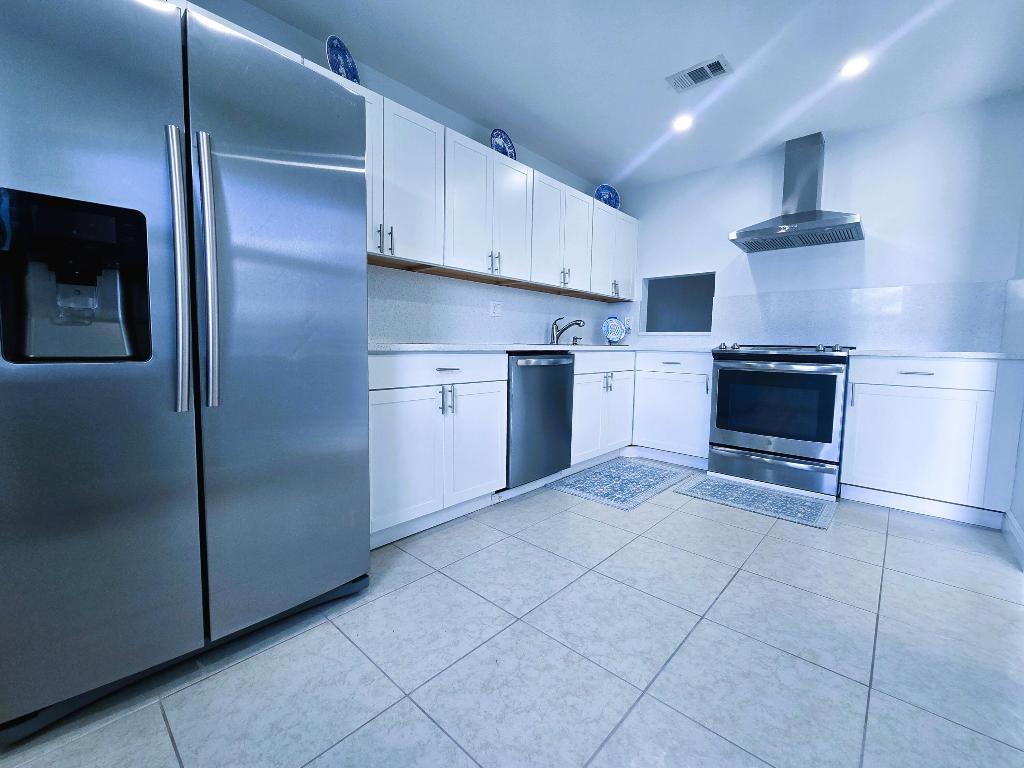 2886 Fernley Drive E 40