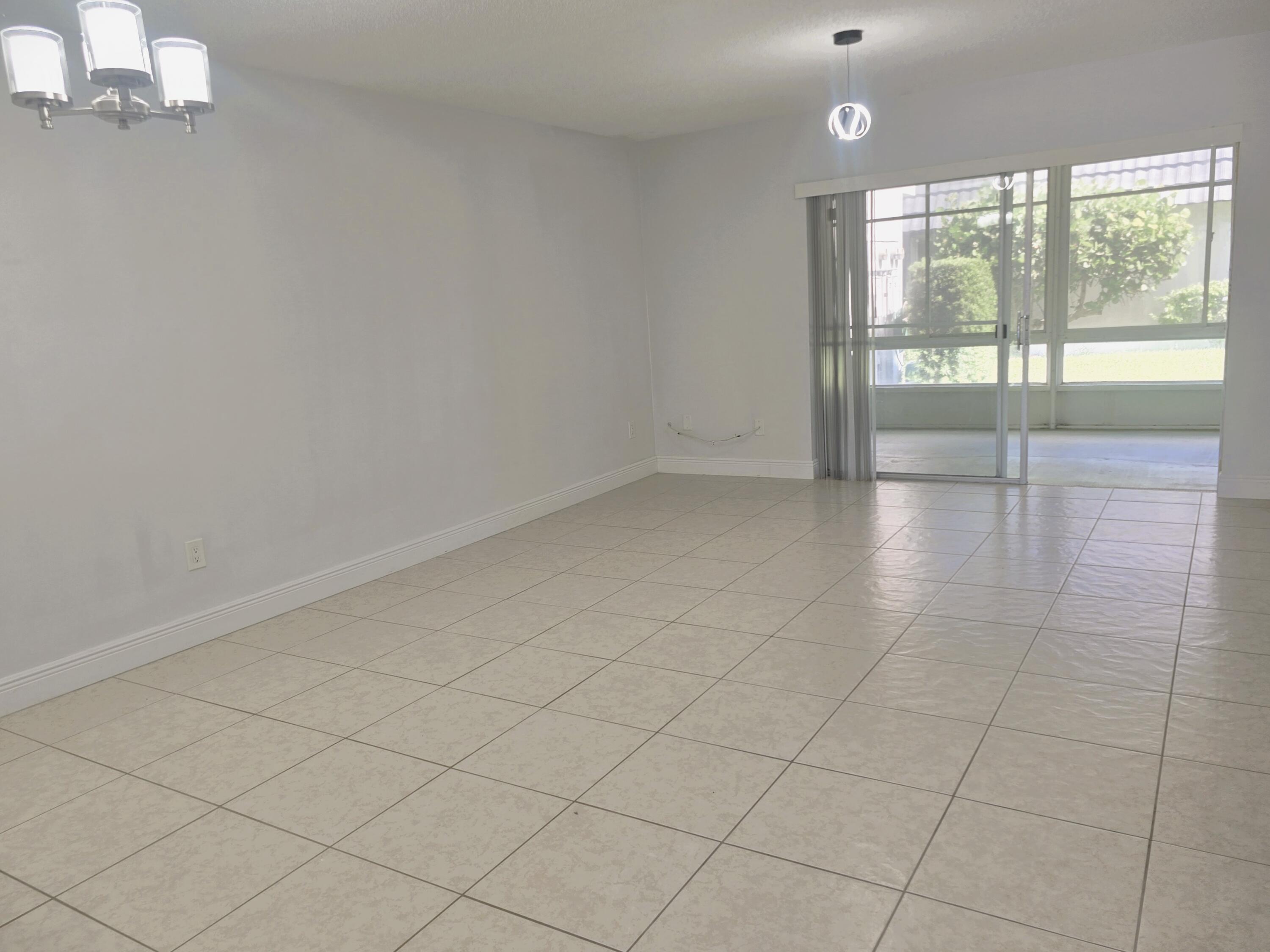2886 Fernley Drive E 40