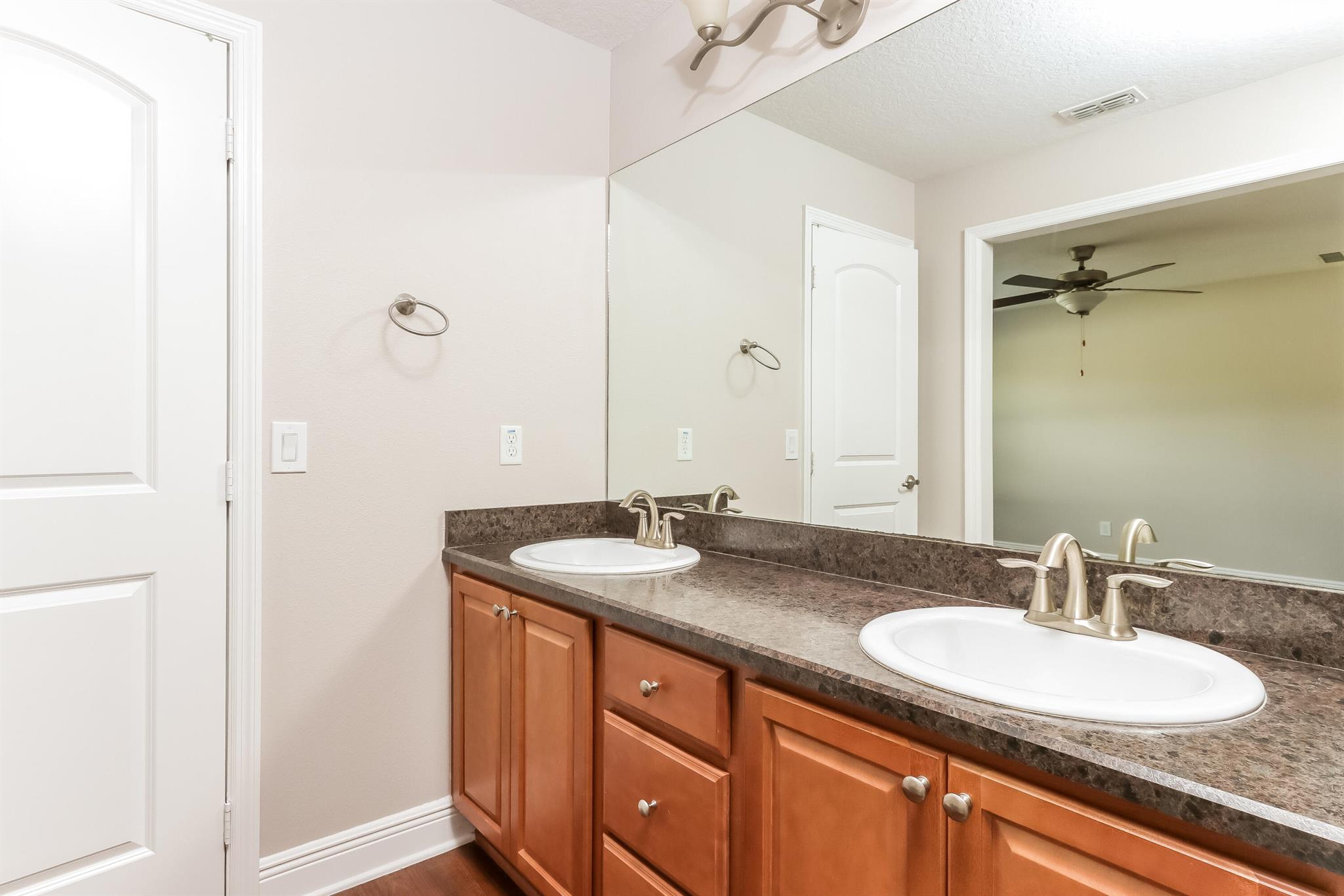 PORT ST LUCIE SECTION 33 - Residential Lease