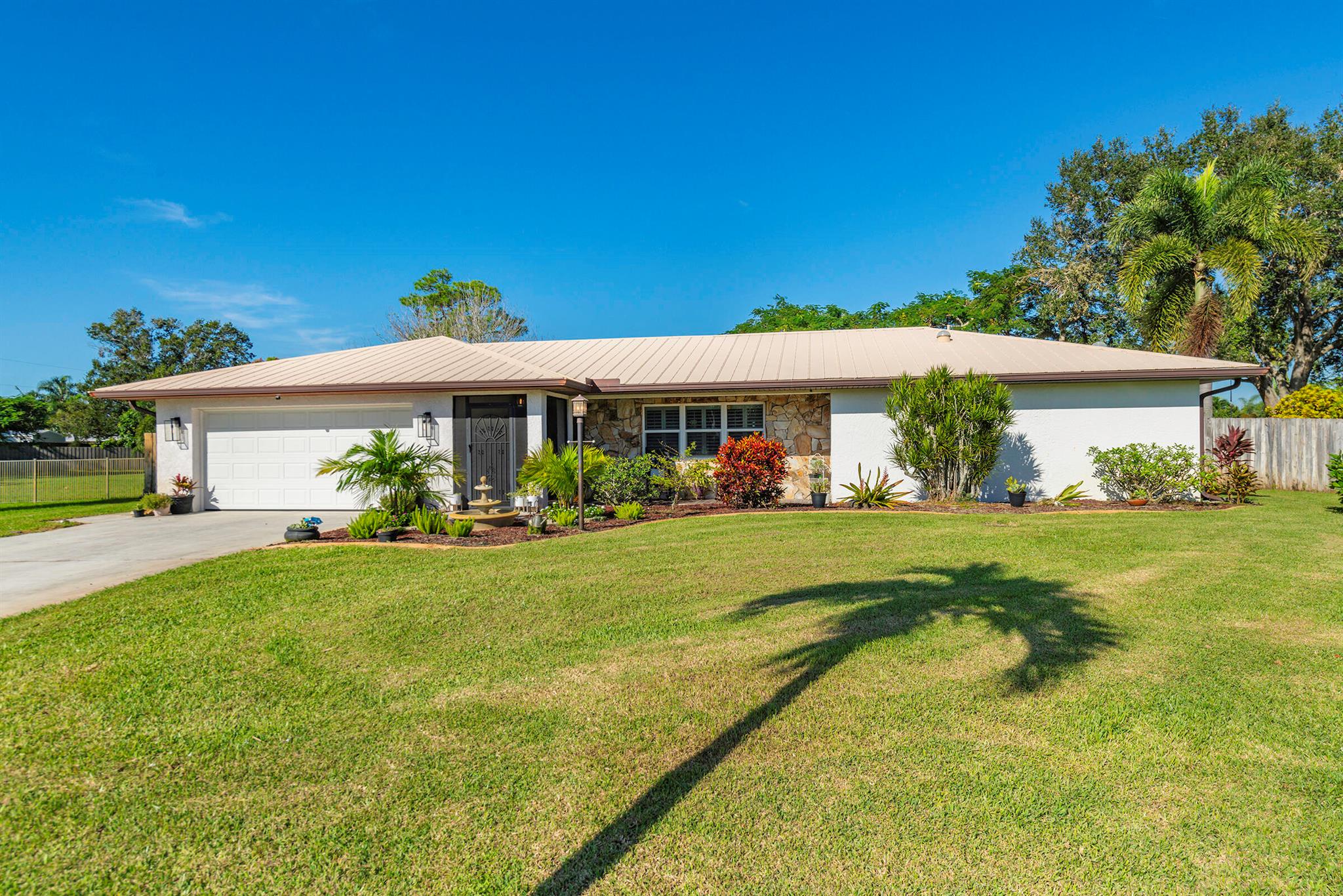 HIDDEN RIVER ESTATES - Residential Lease