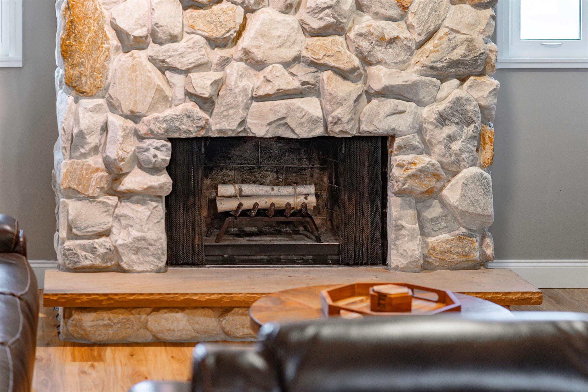 HIDDEN RIVER ESTATES - Residential Lease