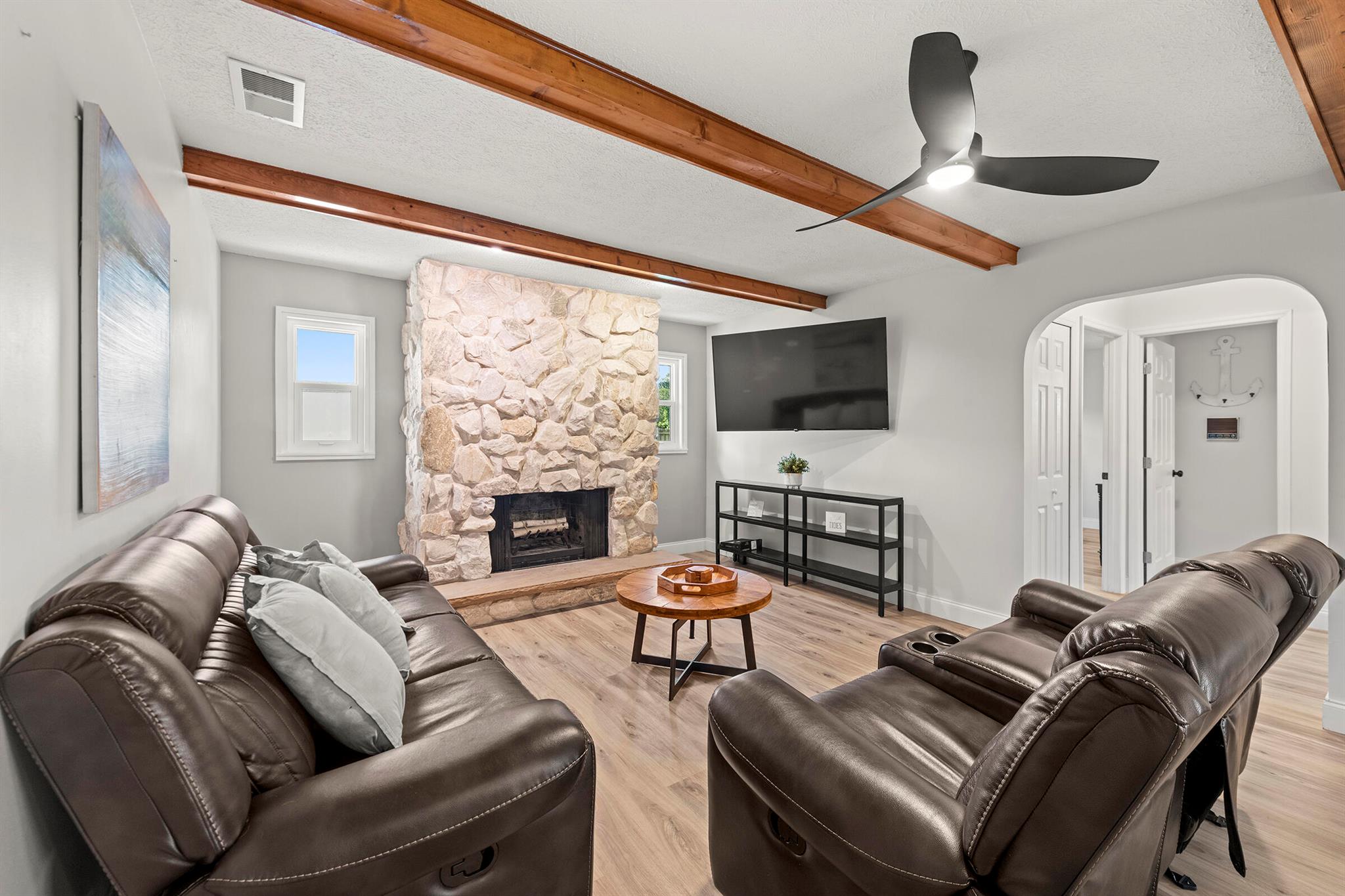 HIDDEN RIVER ESTATES - Residential Lease