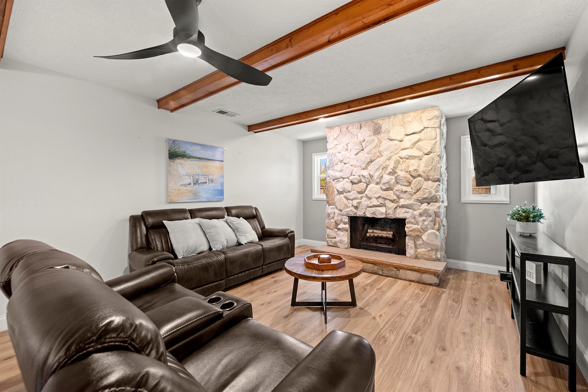 HIDDEN RIVER ESTATES - Residential Lease