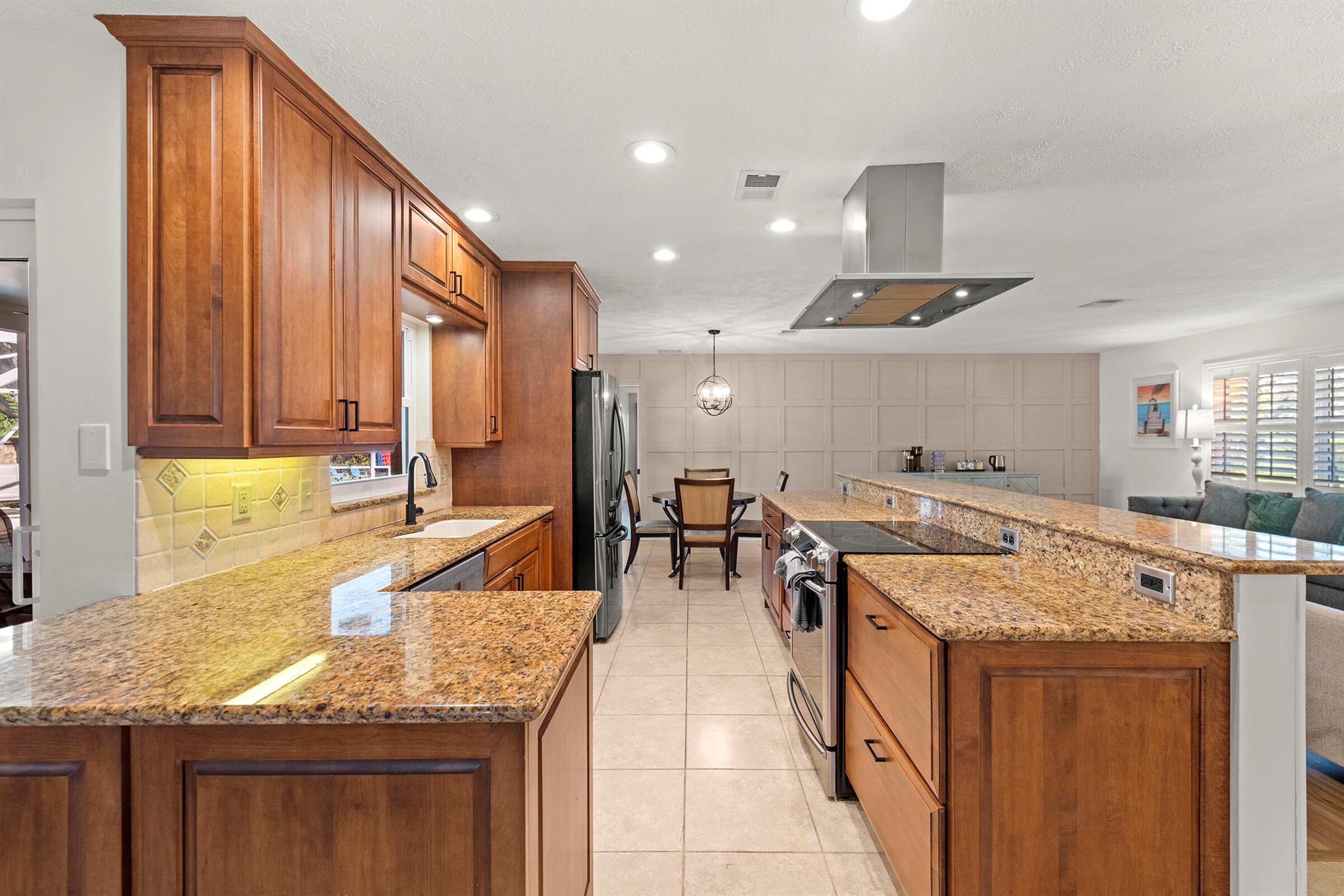 HIDDEN RIVER ESTATES - Residential Lease