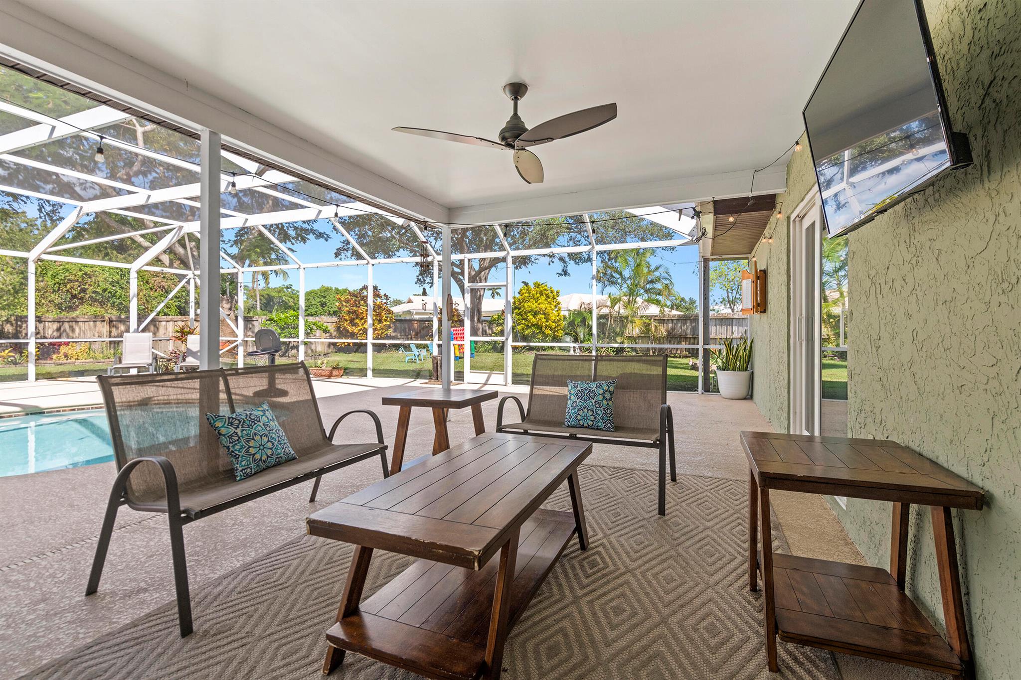 HIDDEN RIVER ESTATES - Residential Lease