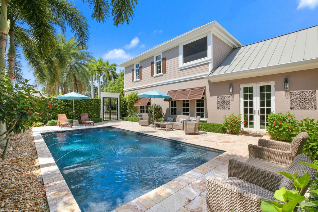Photo of 10323 SE Marigold Circle, Hobe Sound, FL 33455 (MLS # R10925134)