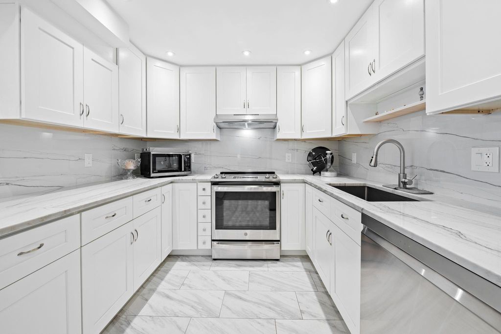 Photo of 3505 Oaks Way #506, Pompano Beach, FL 33069 (MLS # F10538767)