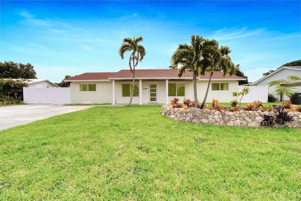 Photo of 2760 NE 2nd Avenue, Boca Raton, FL 33431 (MLS # R10743789)