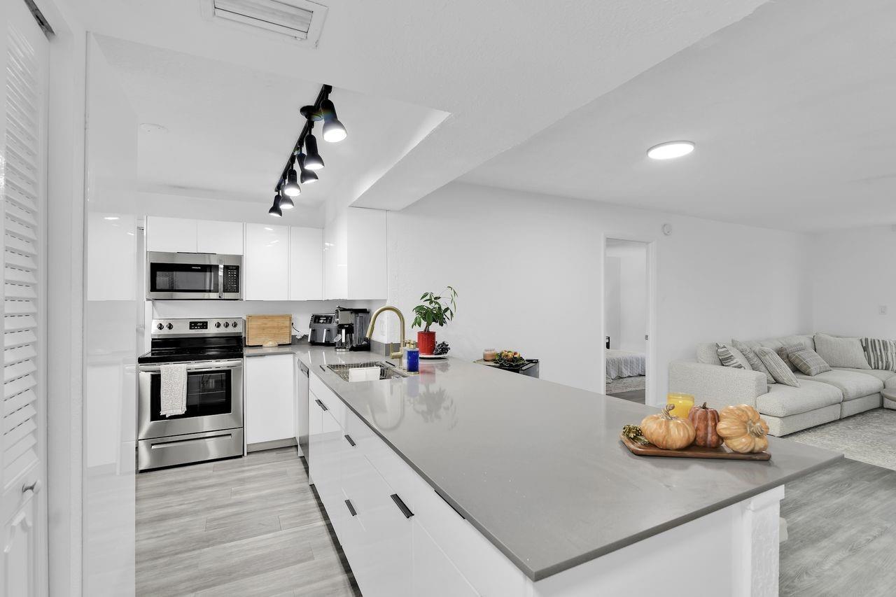 250 NW 67th St 322