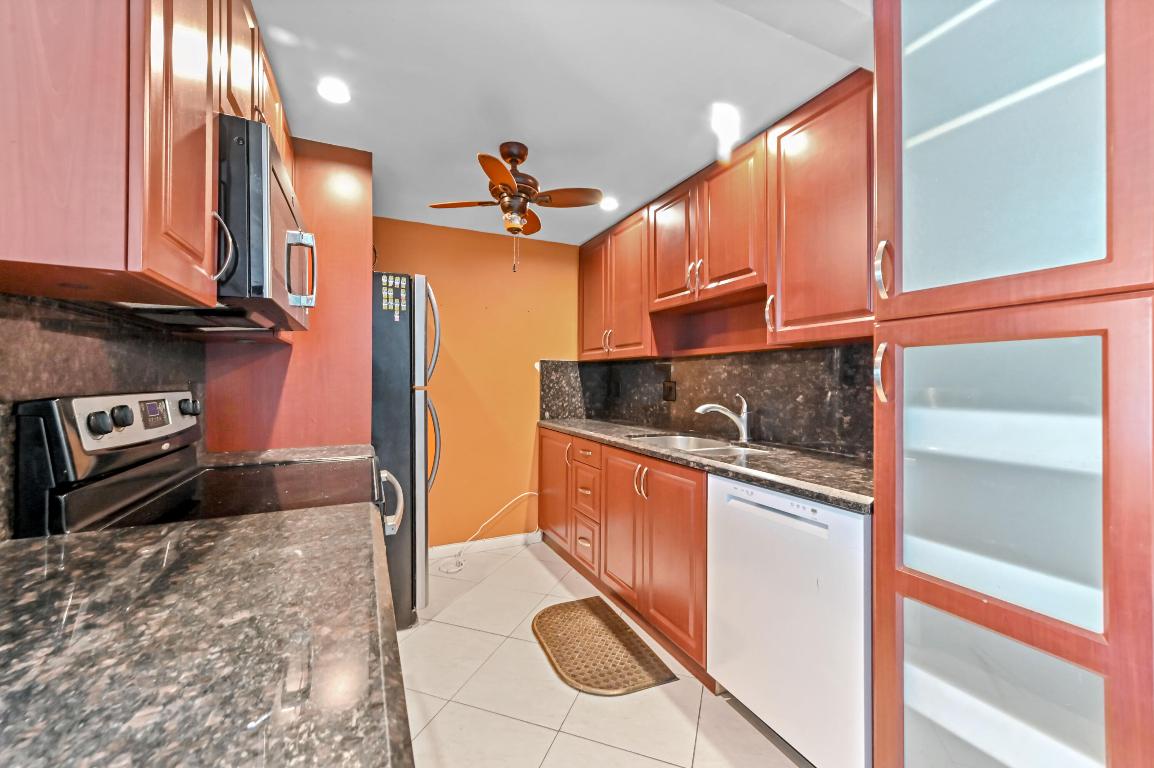 WYNMOOR VILLAGE - Residential