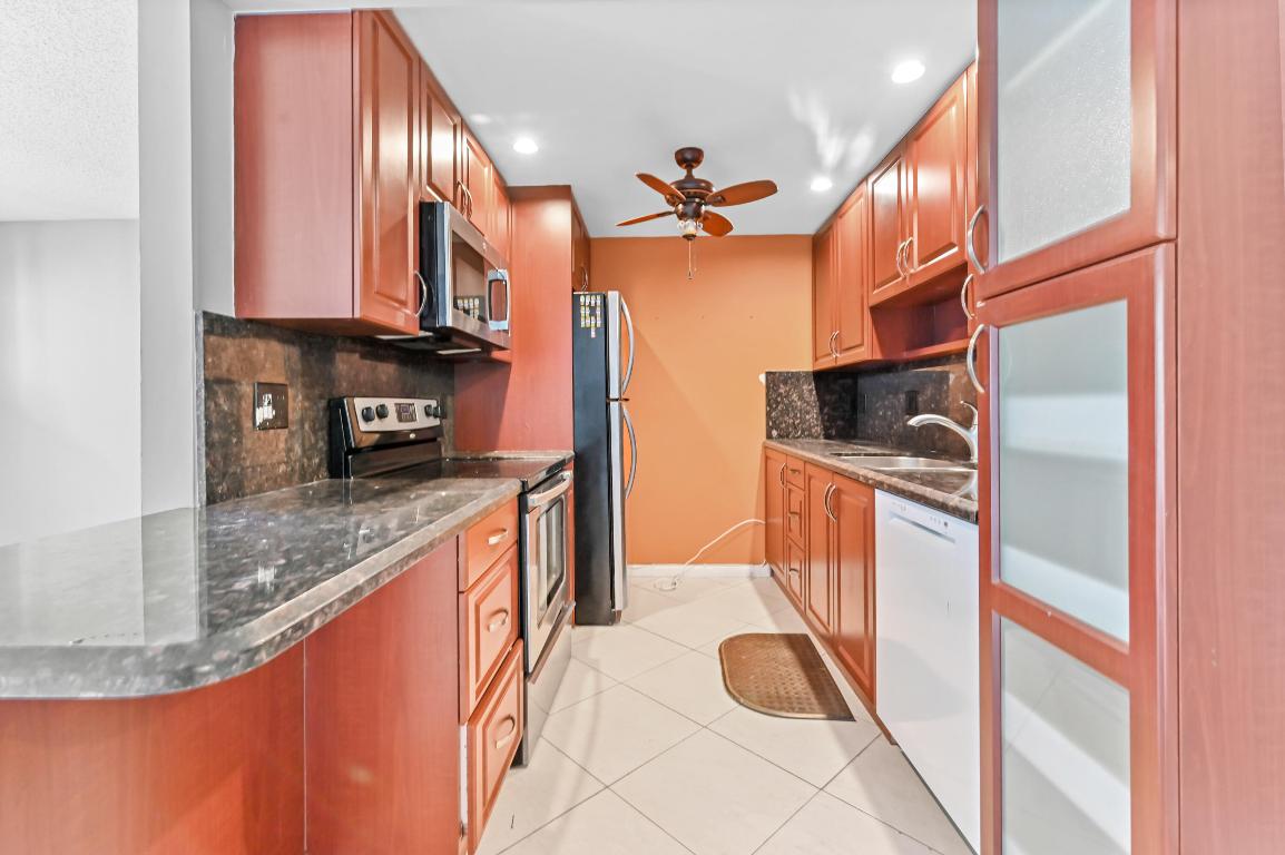 WYNMOOR VILLAGE - Residential