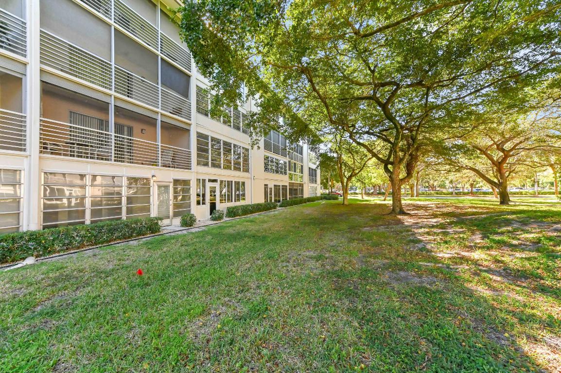 WYNMOOR VILLAGE - Residential