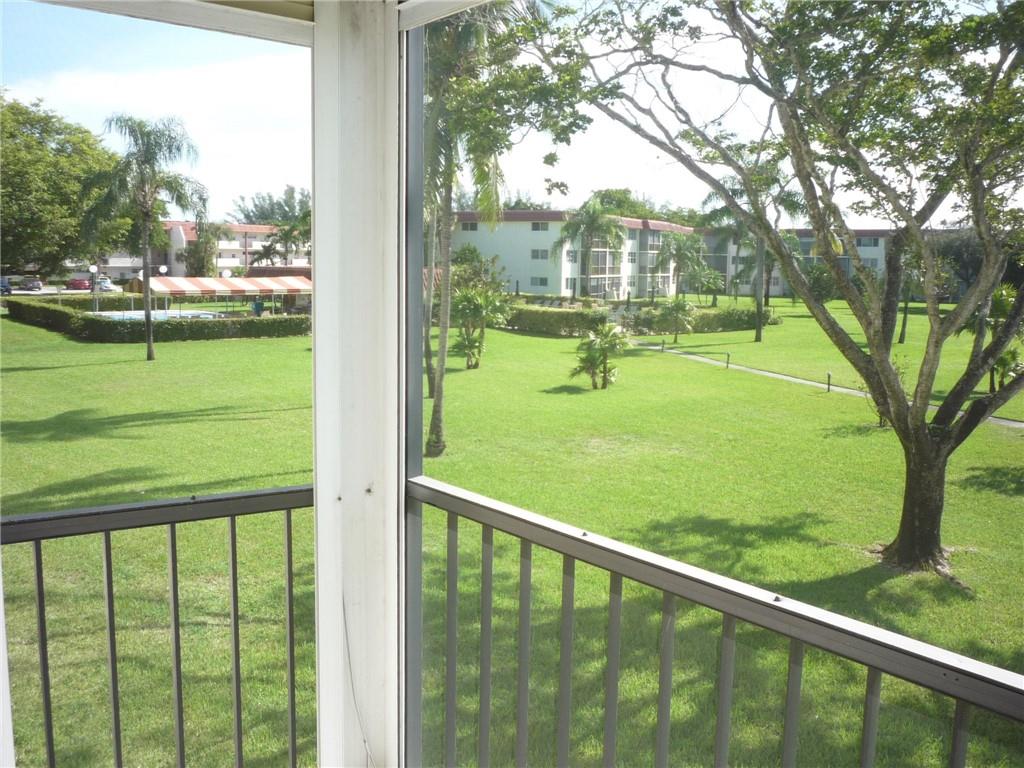 HOLLYBROOK GOLF & TENNIS - Residential