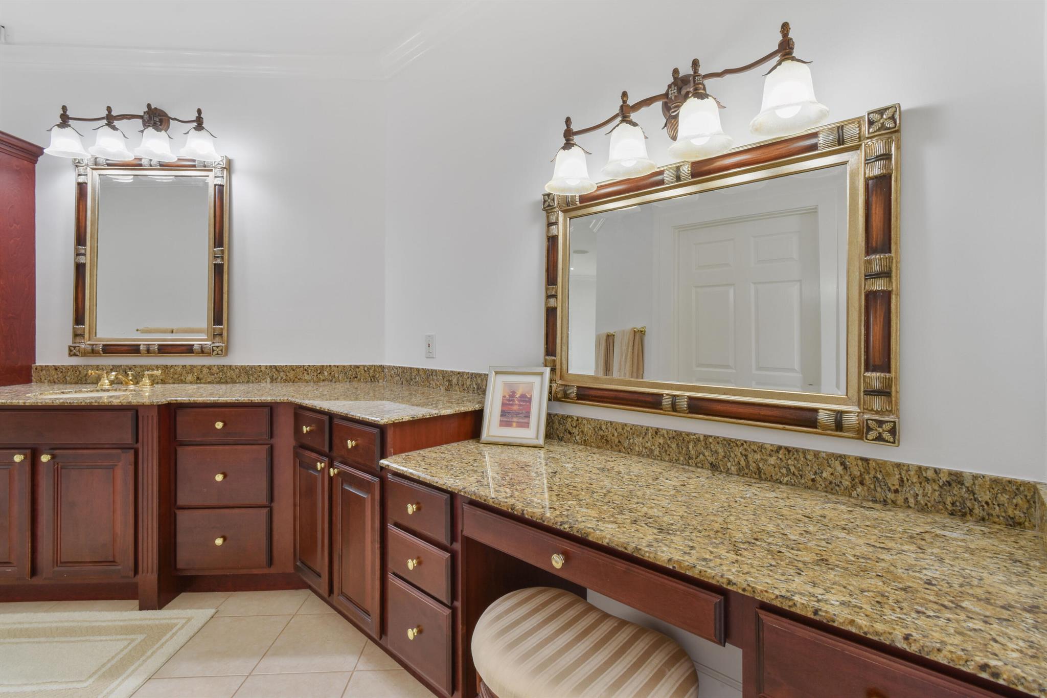 PRESIDENT COUNTRY CLUB 4 - Residential