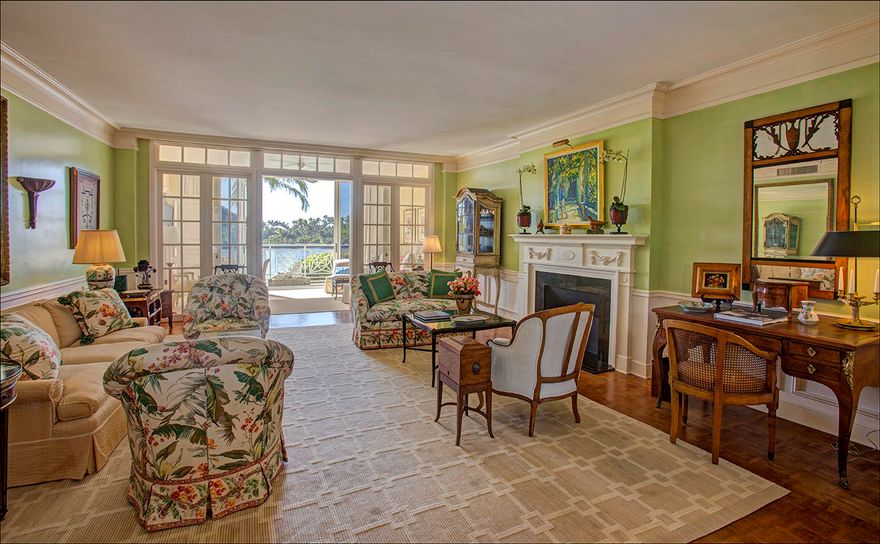 Direct  Lakefront Worth Avenue....Waterfront Living at It's Finest!   Situated in the most prestigious Co-Op in Palm Beach!   
Stunning  South Exposure direct lakefront three bedroom, three bath with amazing views!  (3rd bedroom perfect for staff, children's room or office)  Palm Beach Classic elegance throughout... high ceilings, gorgeous crown molding, hardwood parquet floors. Full service building, with garage and bldg. generator. One 20 pound pet is accepted. Truly a Rare find.. it doesn't get better than this.