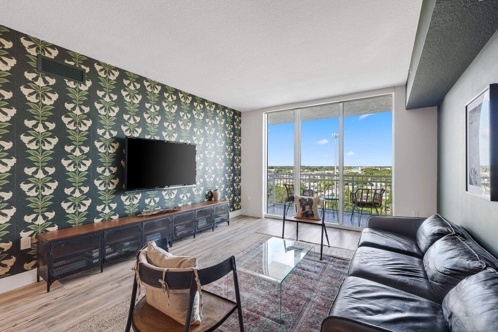 View photos, virtual tours, details... 450 N FEDERAL Highway 903