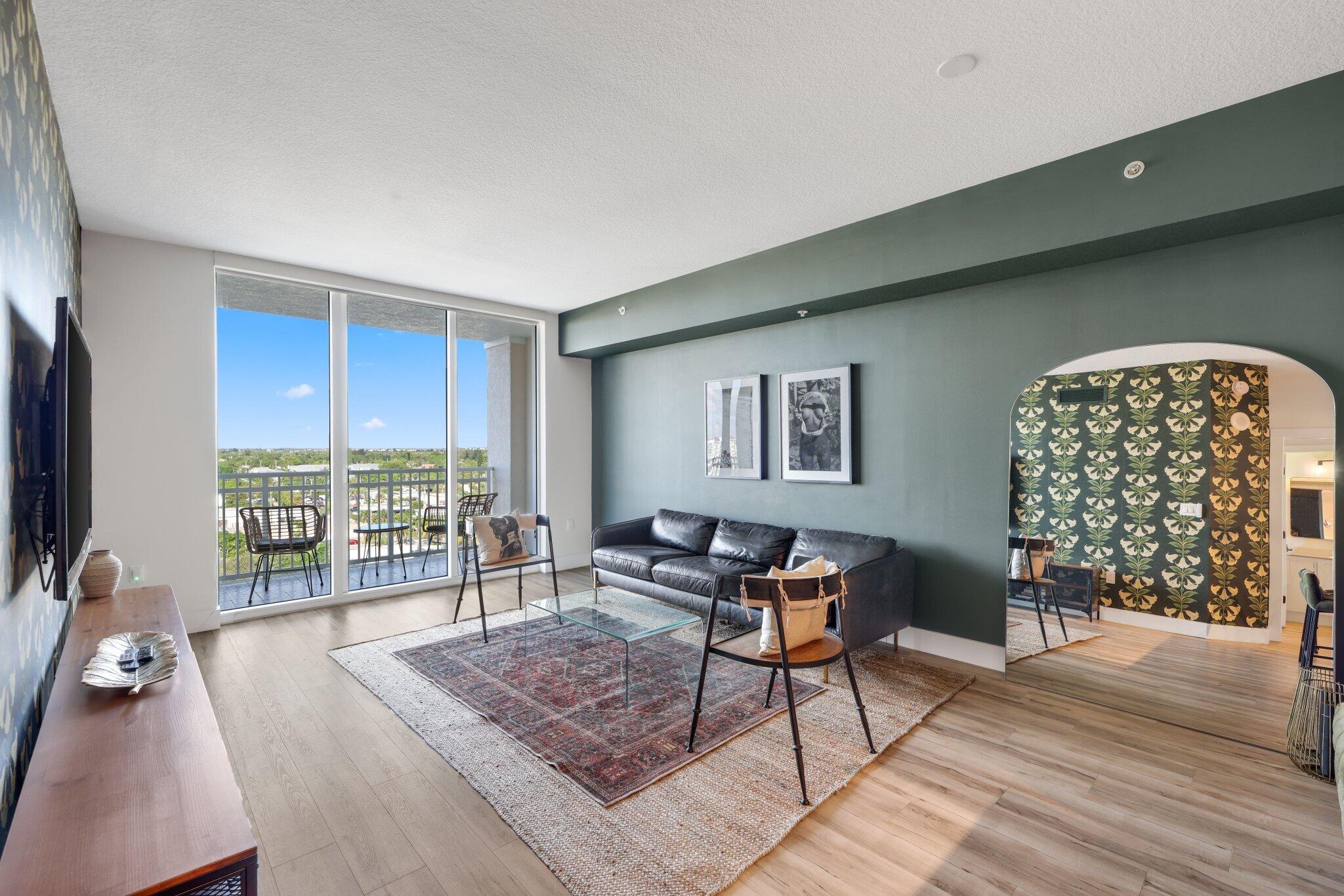 View photos, virtual tours, details... 450 N FEDERAL Highway 903