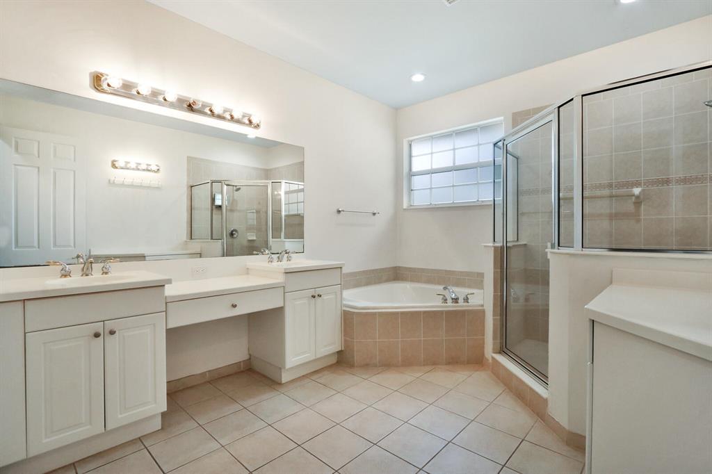 CARRIAGE POINTE TOWNHOMES - Residential