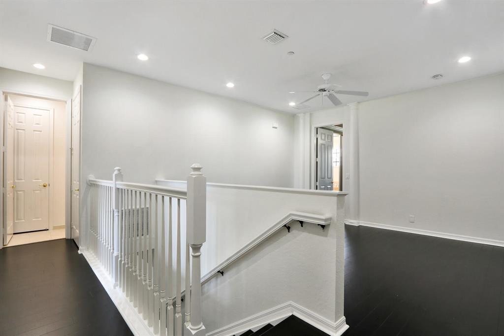 CARRIAGE POINTE TOWNHOMES - Residential