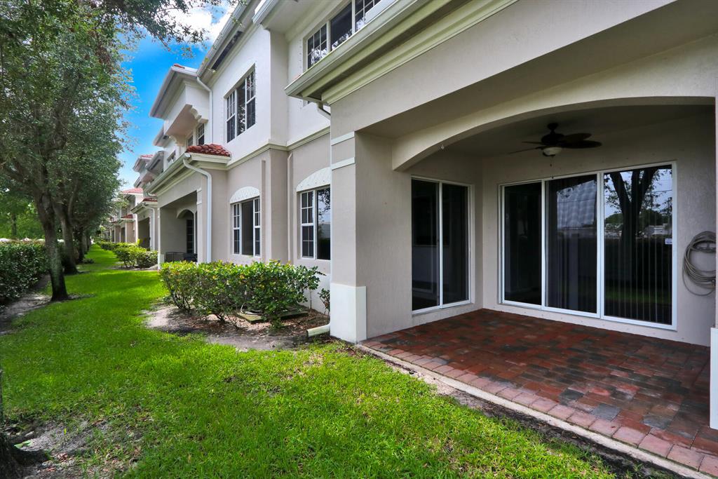 CARRIAGE POINTE TOWNHOMES - Residential