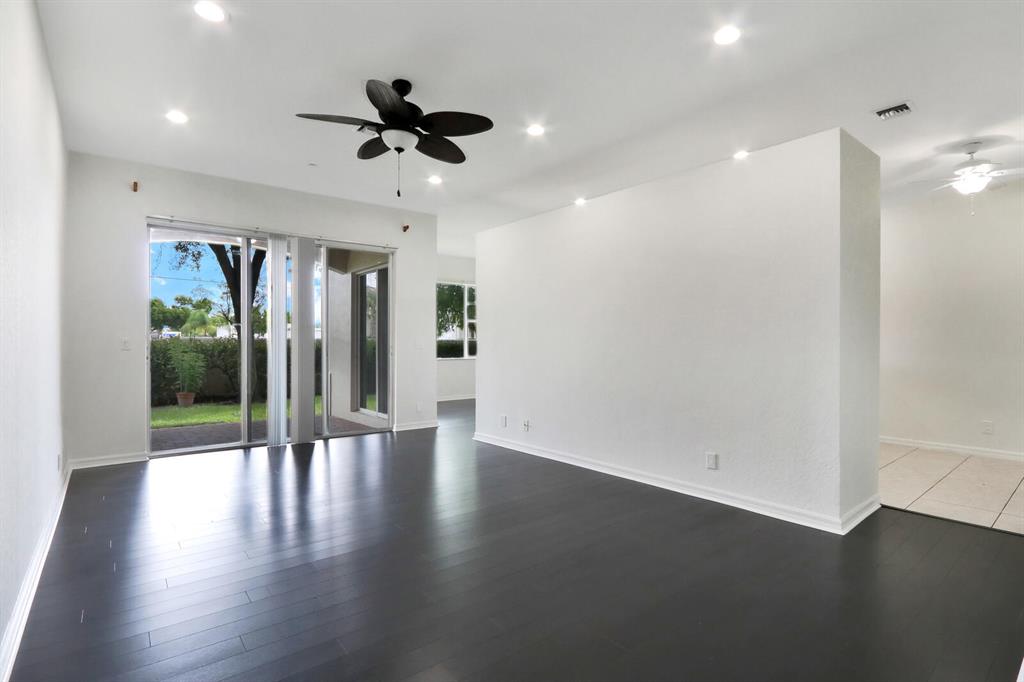 CARRIAGE POINTE TOWNHOMES - Residential