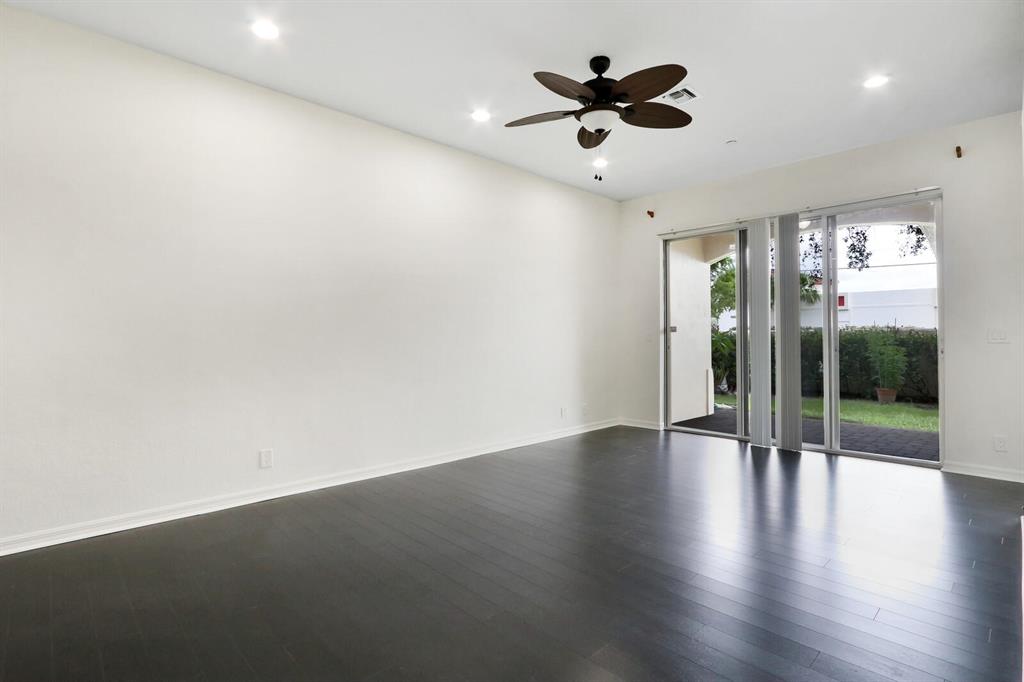 CARRIAGE POINTE TOWNHOMES - Residential