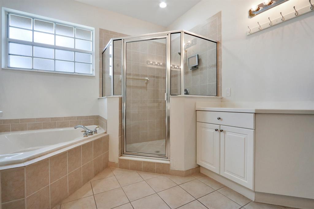 CARRIAGE POINTE TOWNHOMES - Residential