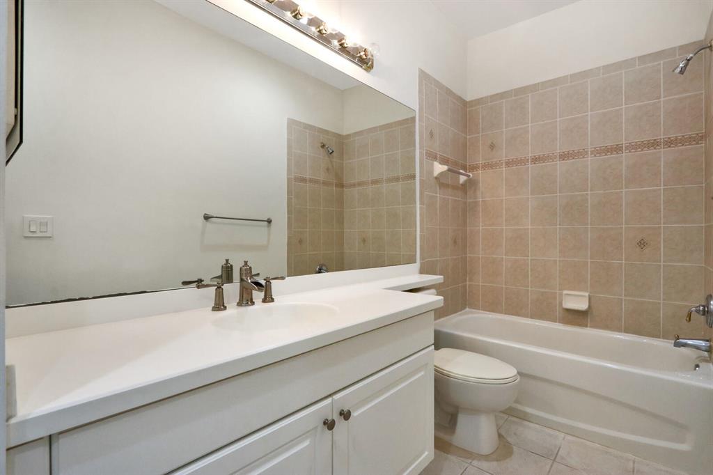 CARRIAGE POINTE TOWNHOMES - Residential