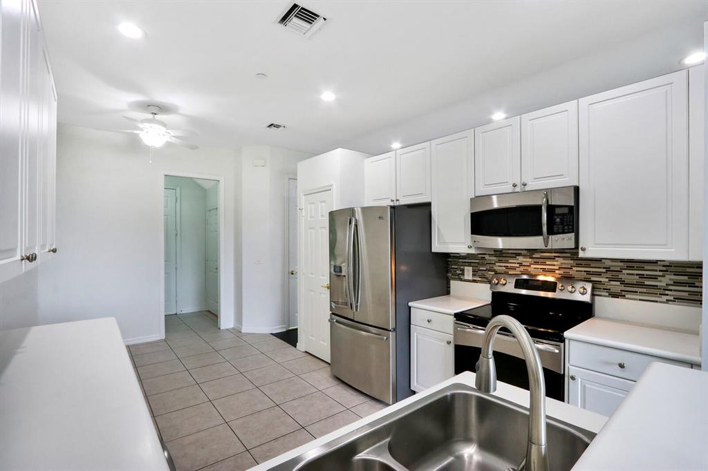 CARRIAGE POINTE TOWNHOMES - Residential