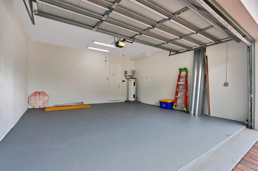 CARRIAGE POINTE TOWNHOMES - Residential