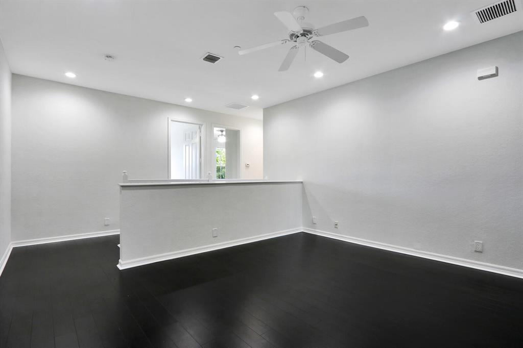 CARRIAGE POINTE TOWNHOMES - Residential