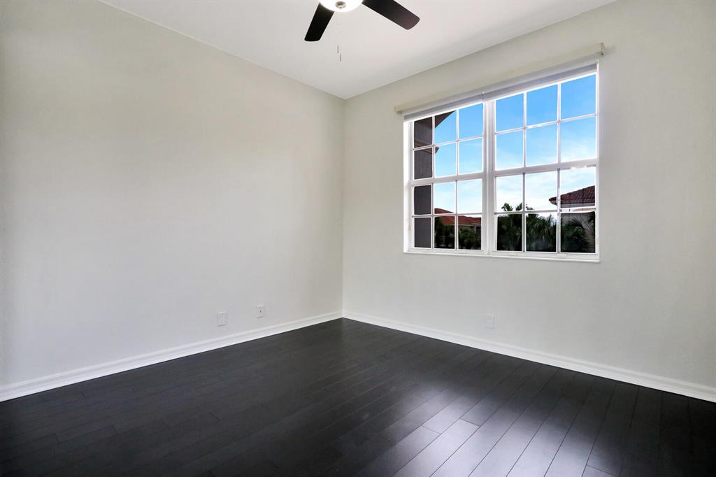 CARRIAGE POINTE TOWNHOMES - Residential