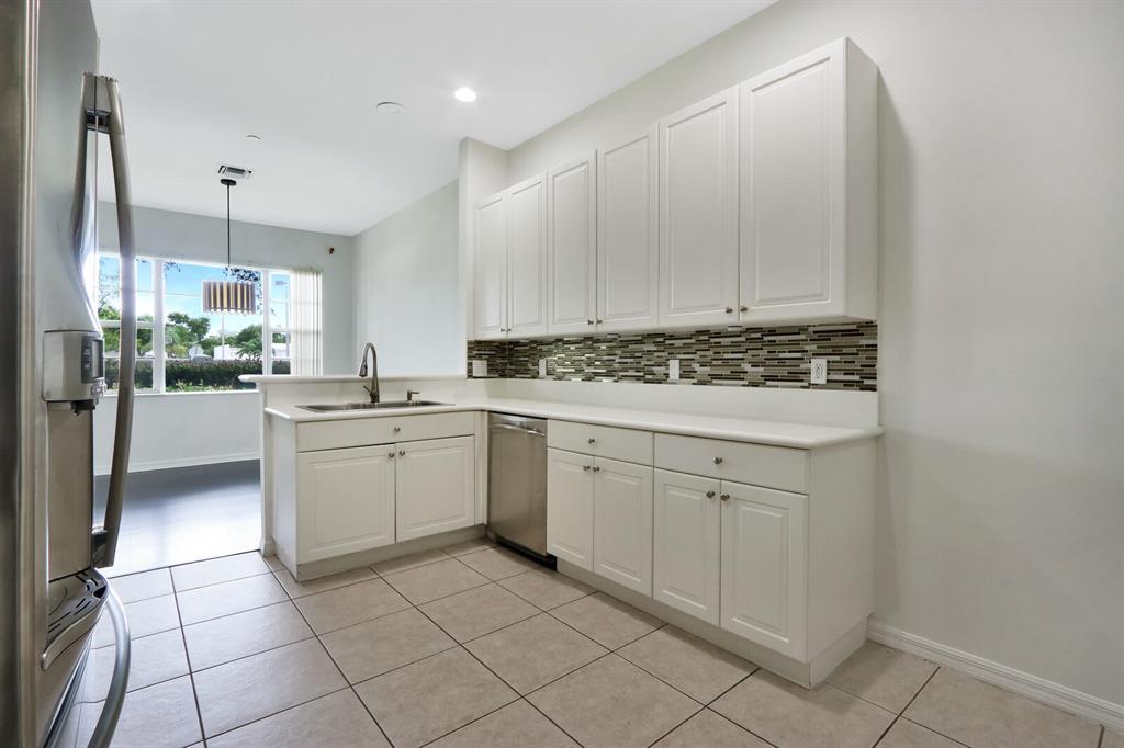 CARRIAGE POINTE TOWNHOMES - Residential