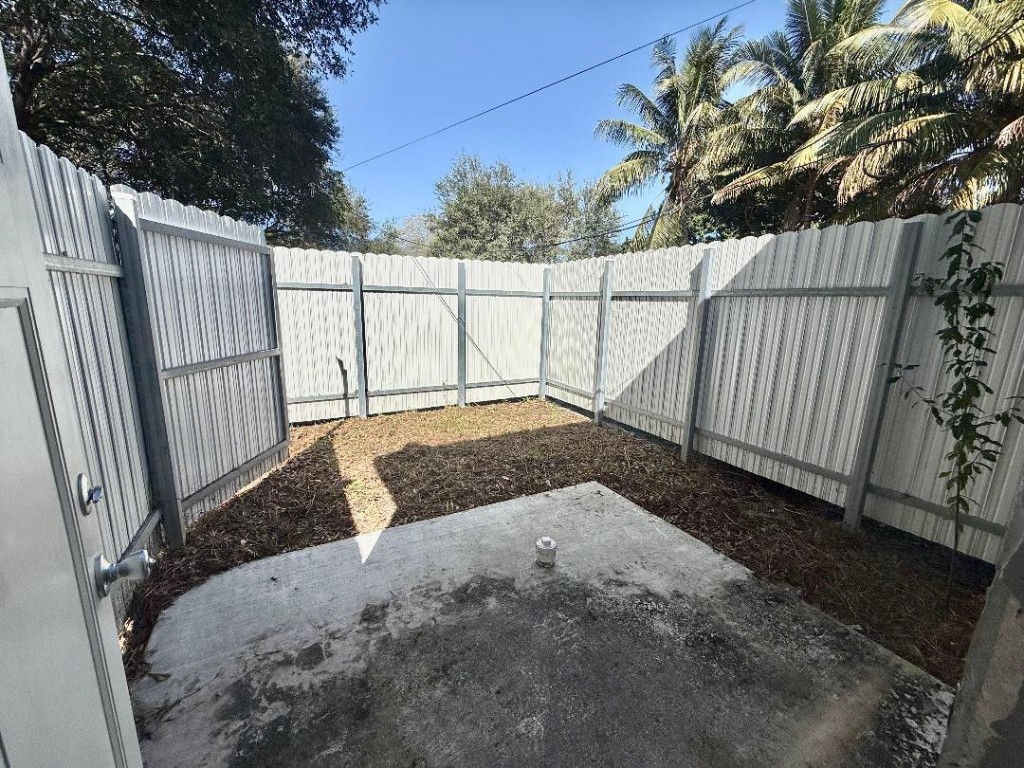 Biscayne Gardens Sec F Pt - Residential Lease