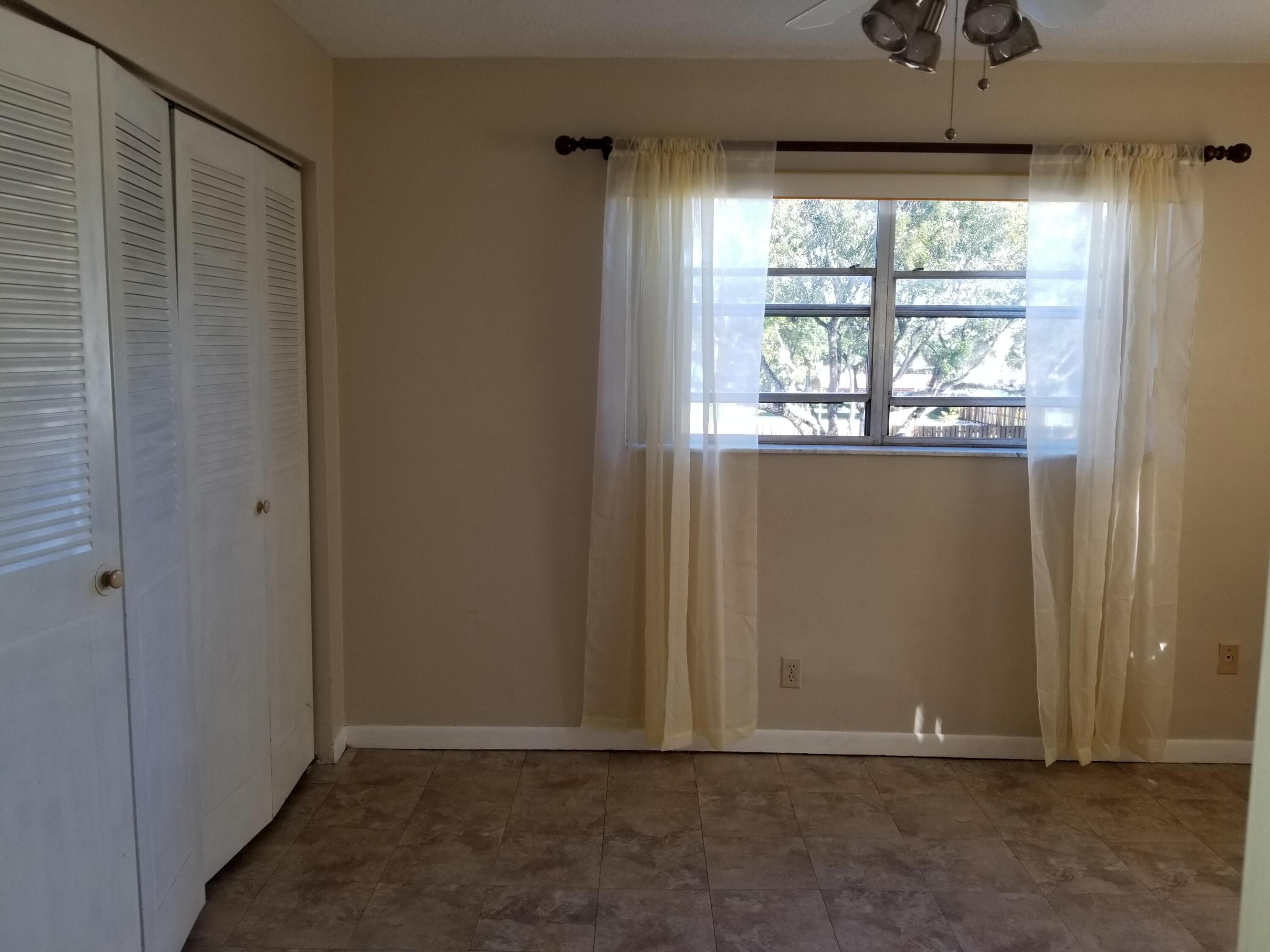 LAKESIDE MANOR SOUTH CONDO - Residential