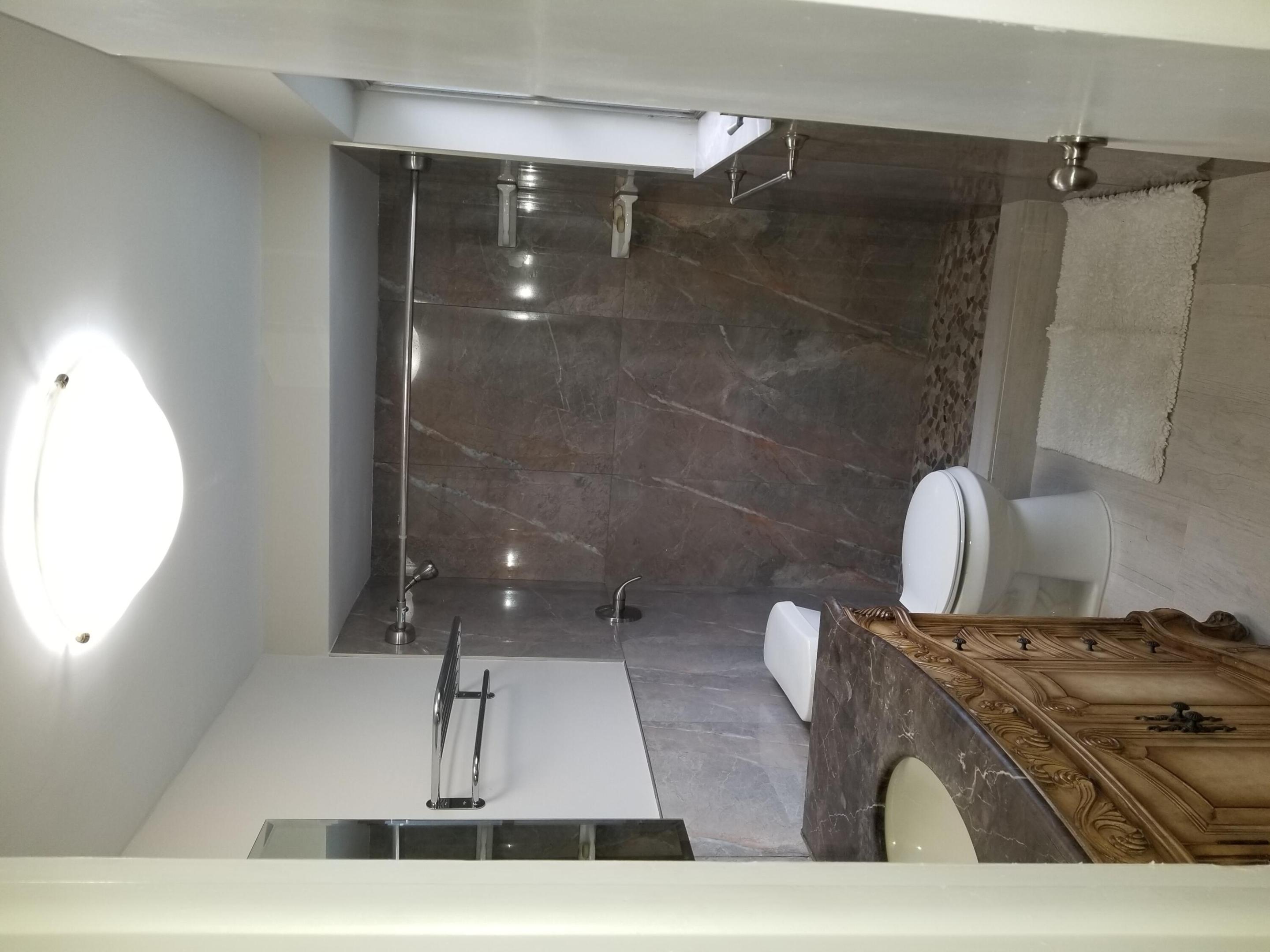 LAKESIDE MANOR SOUTH CONDO - Residential