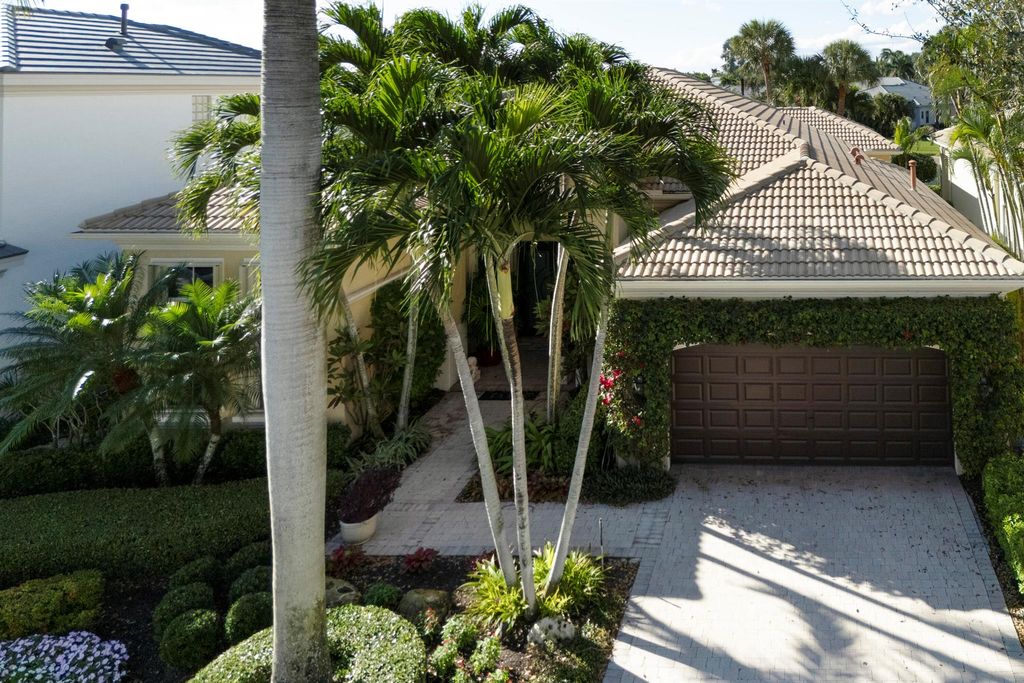 Photo of 329 Vizcaya Drive, Palm Beach Gardens, FL 33418 (MLS # R11128687)