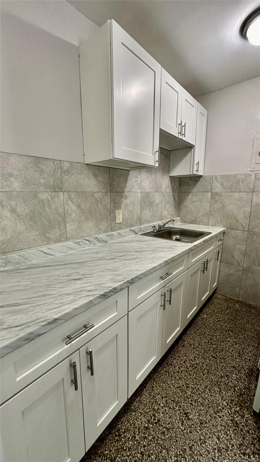 Oak Grove 27-16 B - Residential Lease