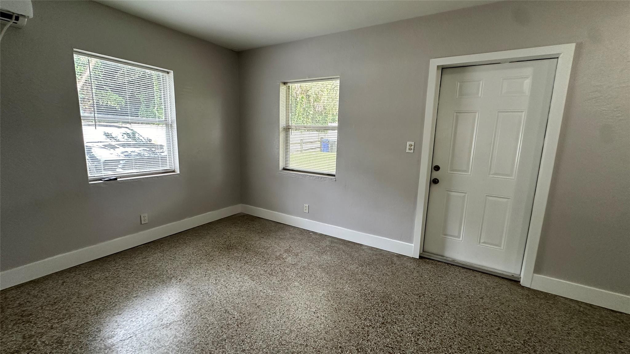 Oak Grove 27-16 B - Residential Lease