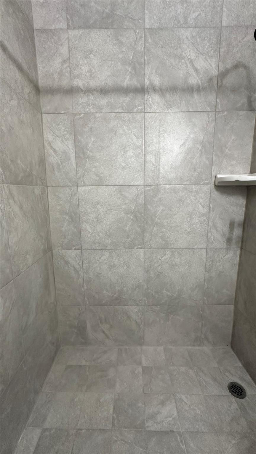 Oak Grove 27-16 B - Residential Lease