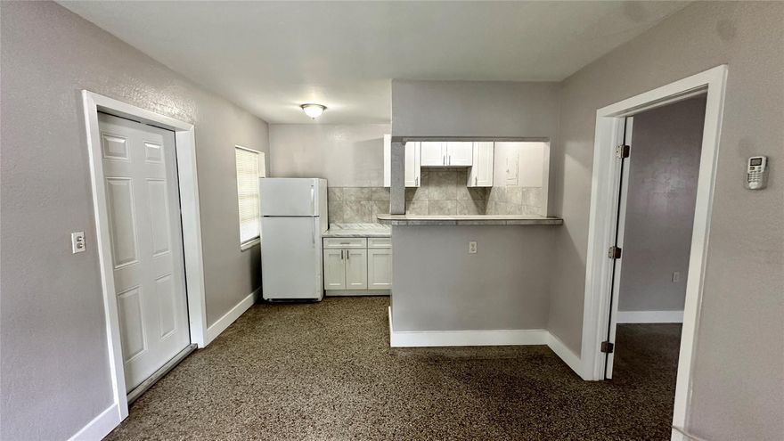 NICE 1 BEDROOM 1 BATH FRESHLY PAINTED WITH TERRAZZO FLOORS THROUGHOUT. WALK-IN SHOWER AND EXTRA LARGE YARD. THE OWNER IS ASKING FOR 1ST MONTH AND 2 MONTH SECURITY DEPOSIT. DOGS UNDER 20LBS OK WITH $300 PET DEPOSIT. PROFESSIONALLY MANAGED BY HOME SOLUTIONS