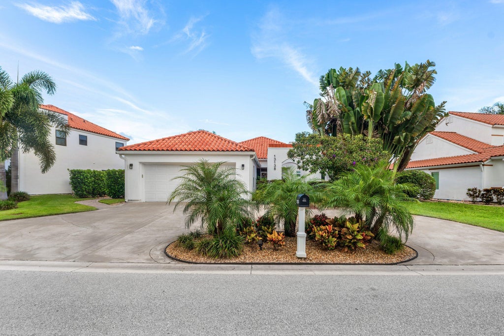 Photo of 13138 Touchstone Place, Palm Beach Gardens, FL 33418 (MLS # B26085552)