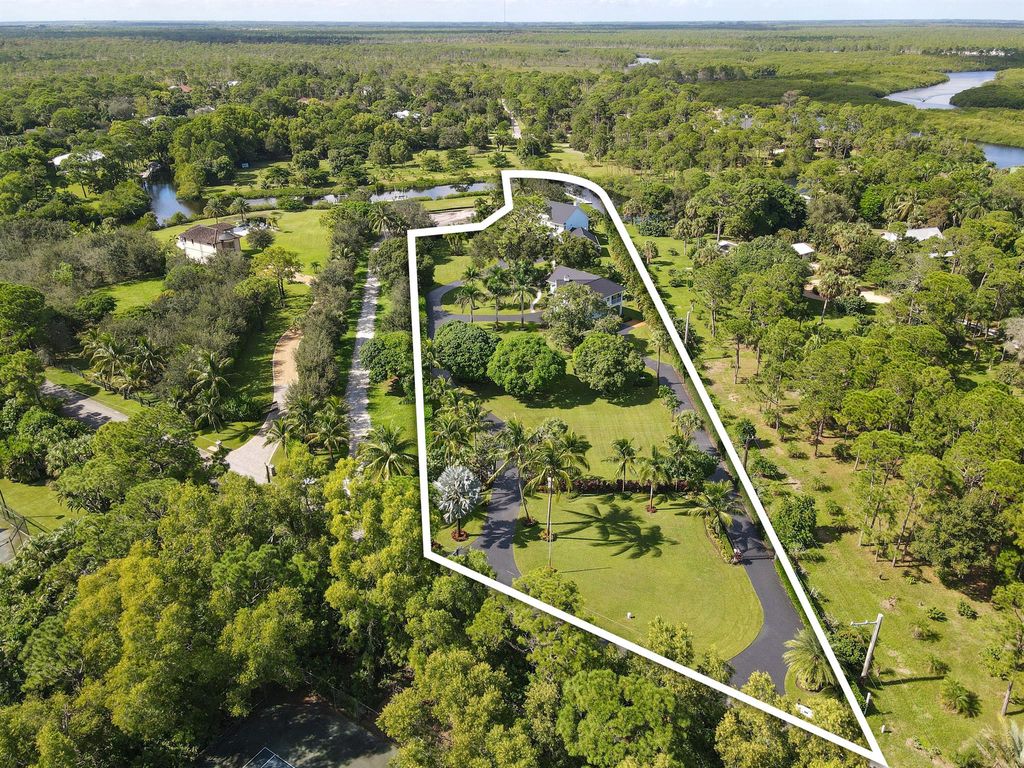 Photo of 8319 SE Rivers Edge Street, Jupiter, FL 33458 (MLS # R10926573)