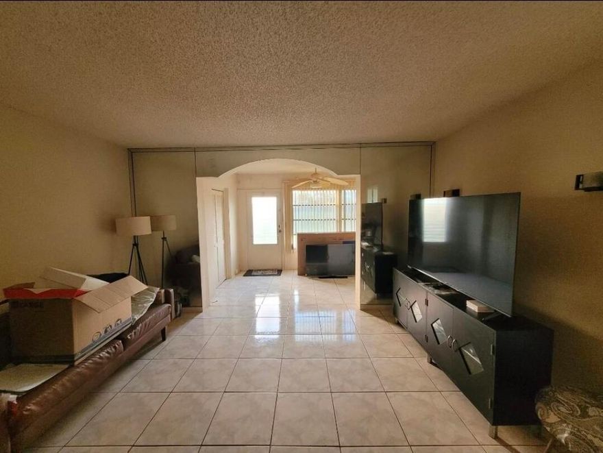 Looking for an affordable enclave close to a golf course to keep you active. This 2 bedroom 2 bathroom unit is available for immediate move in.