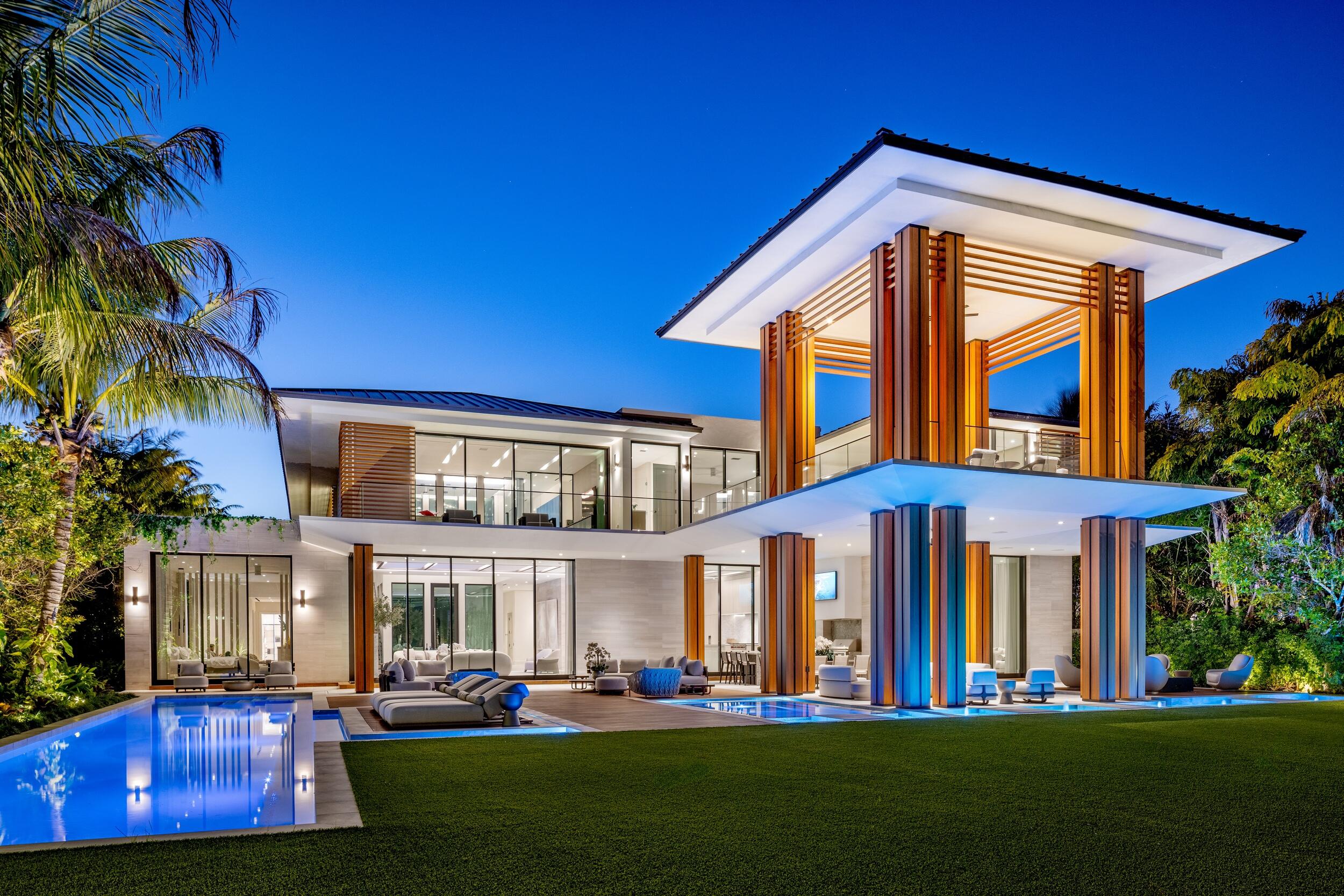 2415 Casa De Marbella