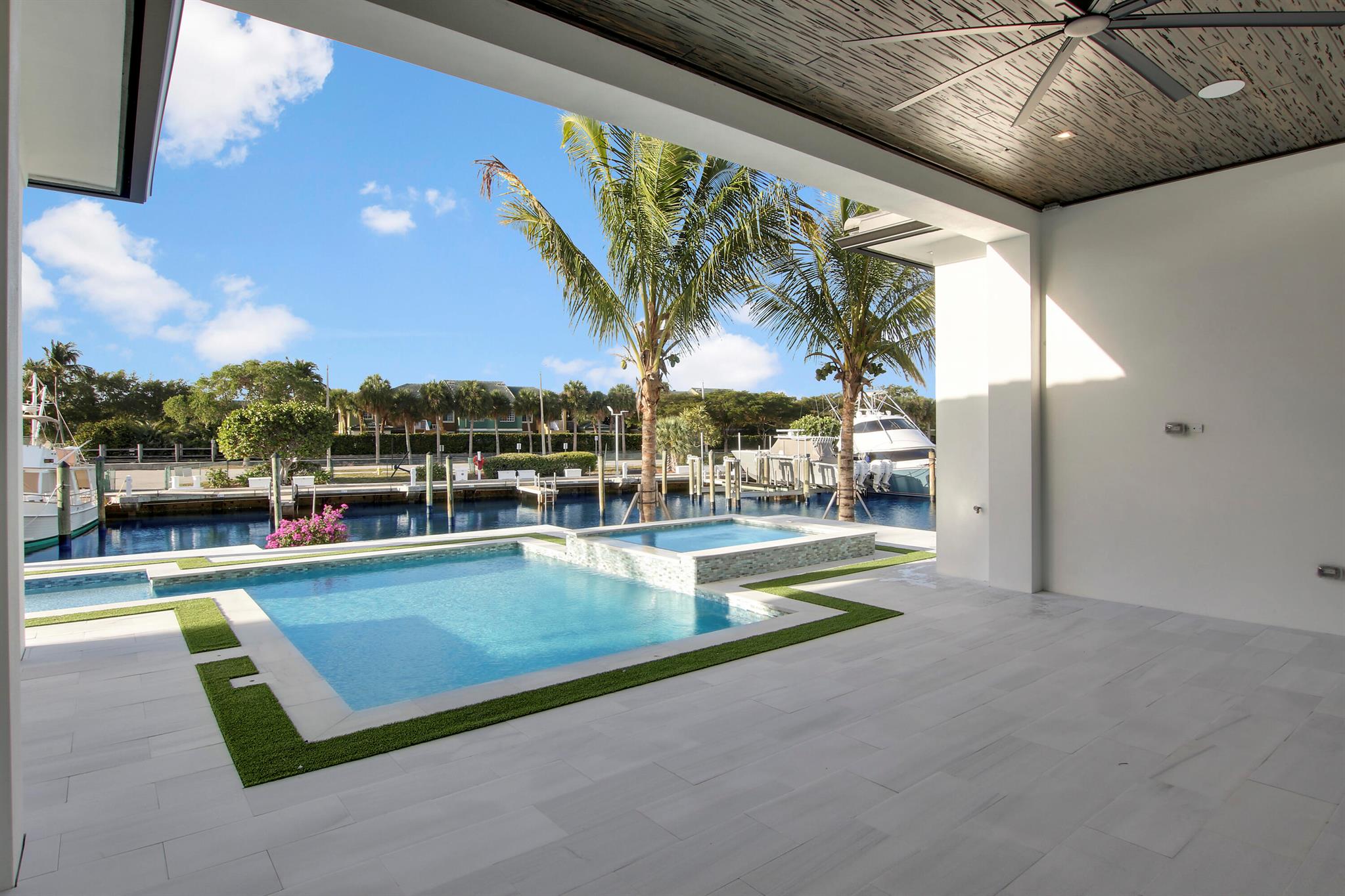 HARBOUR POINT MARINA - Residential